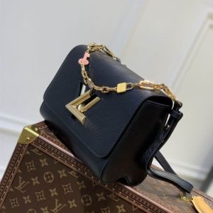 Twist MM handbag Black Epi grained leather - LB042