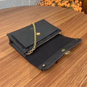Vavin Chain Wallet Black Embossed cowhide leather - LB044