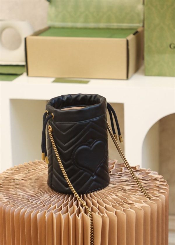 GG Marmont mini bucket bag Black matelassé chevron leather - GB158