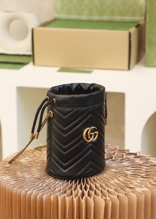 GG Marmont mini bucket bag Black matelassé chevron leather - GB158