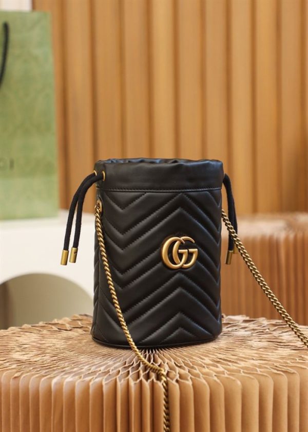 GG Marmont mini bucket bag Black matelassé chevron leather - GB158