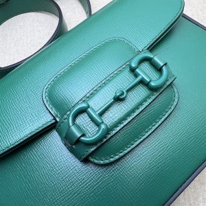 Gucci Horsebit 1955 small shoulder bag Green leather arrives here in a mini iteration and Green hue for a vibrant finish.