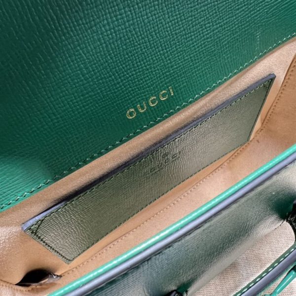 Gucci Horsebit 1955 small shoulder bag Green leather arrives here in a mini iteration and Green hue for a vibrant finish.