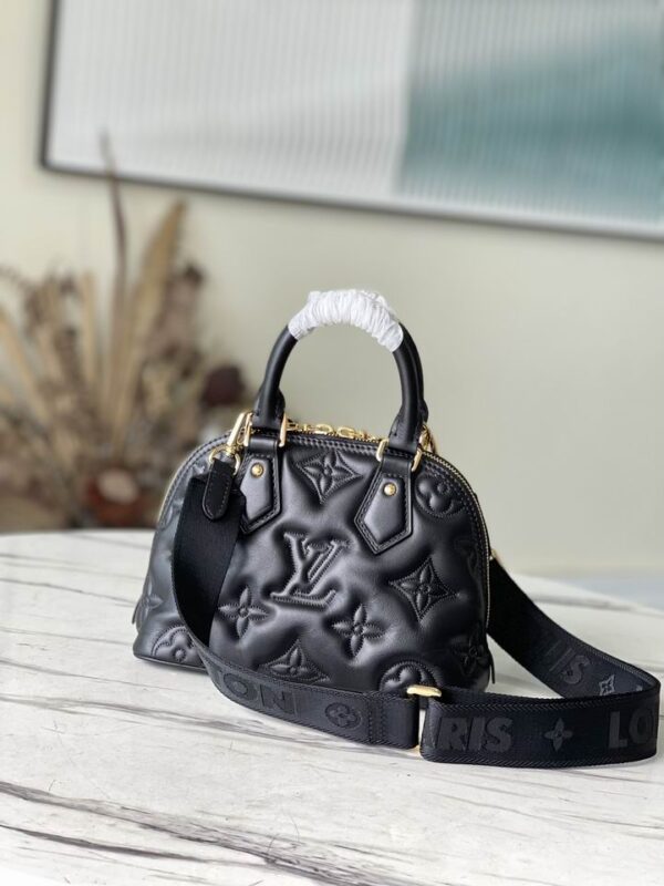 Louis Vuitton Alma BB Black Quilted embroidered smooth calf leather - LB078