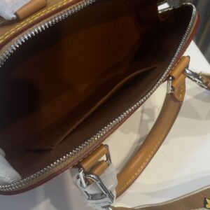 Louis Vuitton Alma BB Honey Gold Epi grained leather - LB083