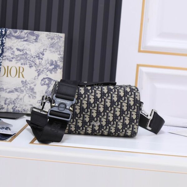 Dior Lingot 22 Beige and Black Oblique Jacquard Bag- DB096