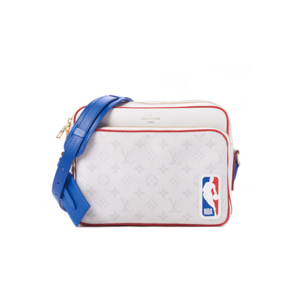 LV x NBA Nil Messenger Bag Monogram Antarctica Canvas - LB143