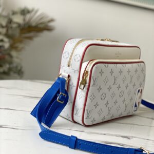 LV x NBA Nil Messenger Bag Monogram Antarctica Canvas - LB143