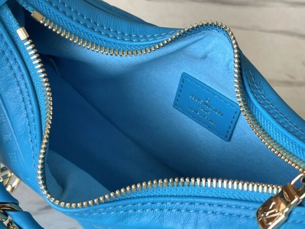 Louis Vuitton Loop Baguette Blue Calfskin - LB115