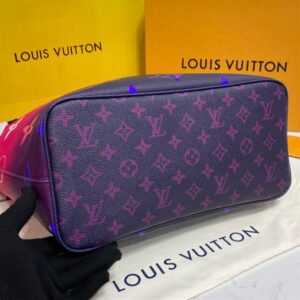 Louis Vuitton Neverfull MM Tote Bag - LB161