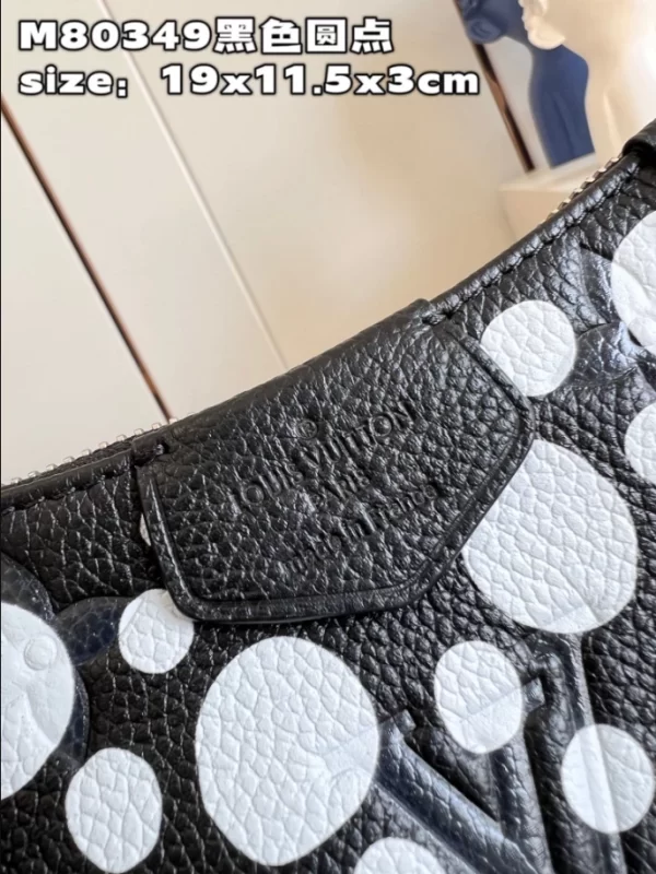 LV x YK Easy Pouch On Strap - LB239