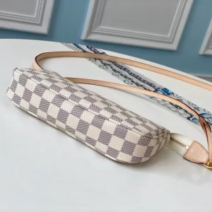 Pochette Accessoires Monogram Canvas - LB231