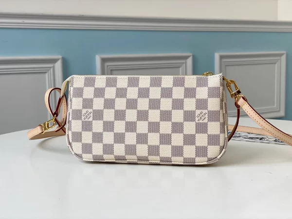 Pochette Accessoires Monogram Canvas - LB231