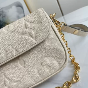 Wallet On Chain Ivy Monogram Empreinte Leather - LB240