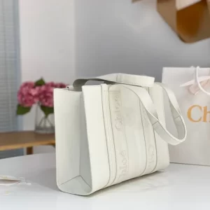 Chloé Medium Woody Tote Bag - MB004