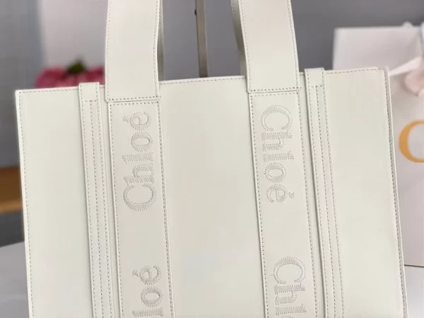 Chloé Medium Woody Tote Bag - MB004