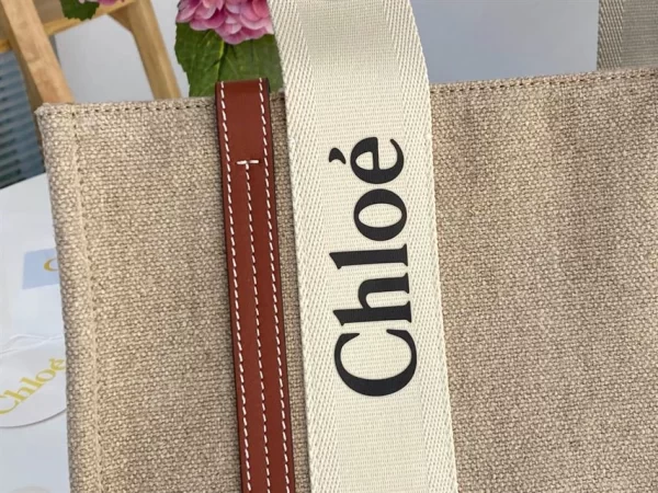 Chloé Medium Woody Tote Bag - MB007