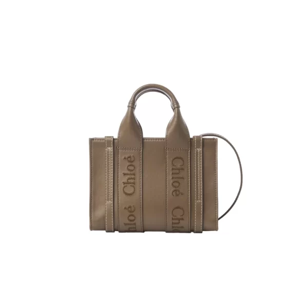 Chloé Mini Woody Tote Bag Smooth Calfskin With Chloé Logo - MB029