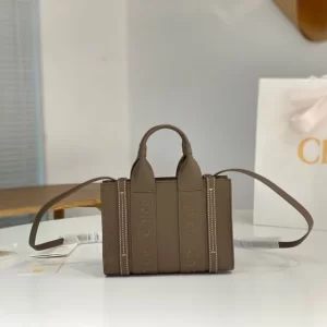 Chloé Mini Woody Tote Bag Smooth Calfskin With Chloé Logo - MB029