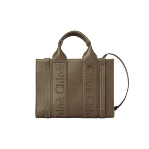 Chloé Small Woody Tote Bag Smooth Calfskin With Chloé Logo - MB015