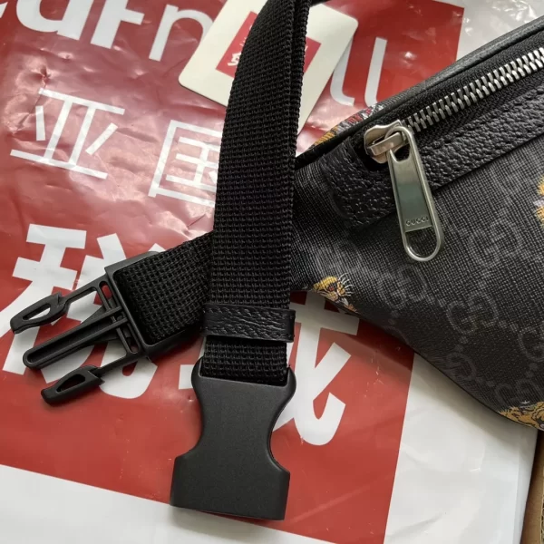 Gucci Supreme Tiger Print Beltbag