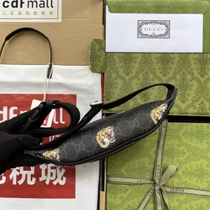 Gucci Supreme Tiger Print Beltbag