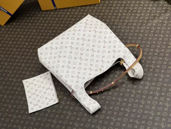 LV Atlantis GM Material Monogram Dune Canvas