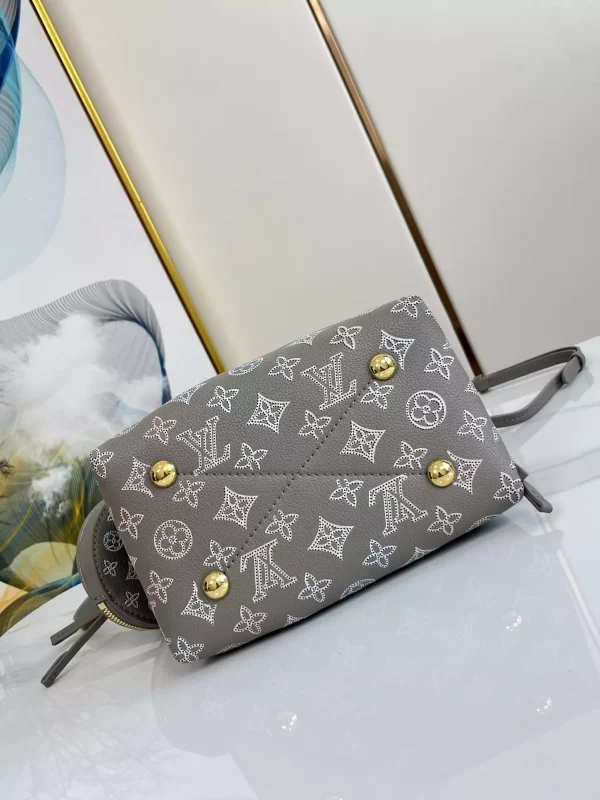 Bella Bucket Bag Gray Mahina Calfskin