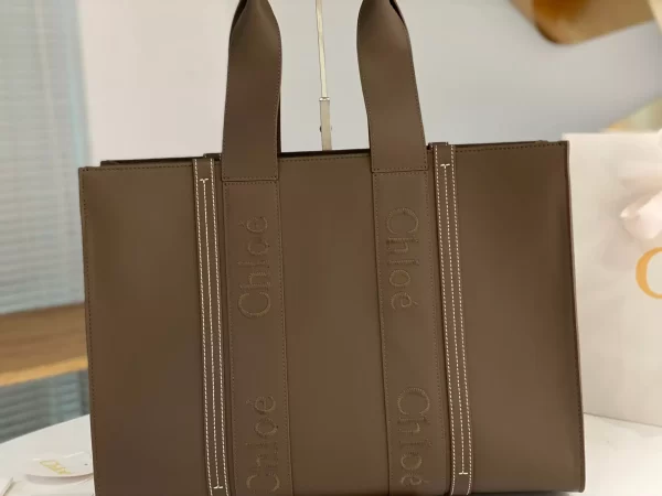 Chloé Large Woody Tote Bag Dark Nut