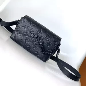 Steamer Wearable Wallet Monogram Taurillon Black Leather