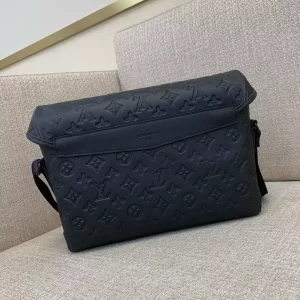 Messenger Voyager PM Black Monogram Shadow Leather