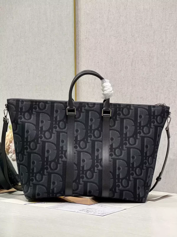 Weekender 25 Black Maxi Dior Oblique Jacquard