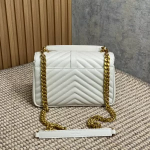 College Medium in Blanc Vintage Quilted Leather - YB086