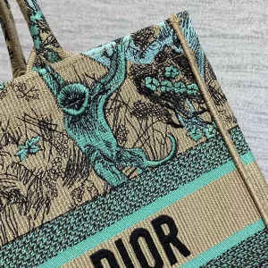 Medium Dioriviera Dior Book Tote Raffia with Aquamarina Toile de Jouy Sauvage Embroidery