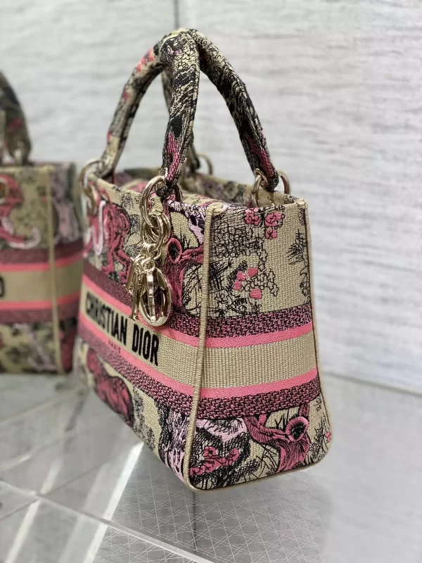 Medium Dioriviera Lady D-Lite Bag Raffia with Candy Pink Toile de Jouy Sauvage Embroidery