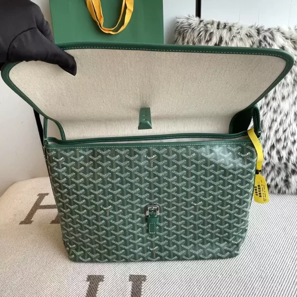 Goyard Capetien MM Messenger Bag - GYB205