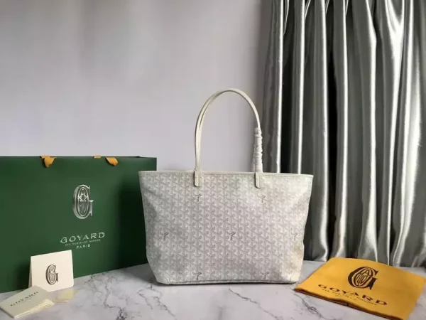 Goyard Saint Louis PM Bag - GYB283